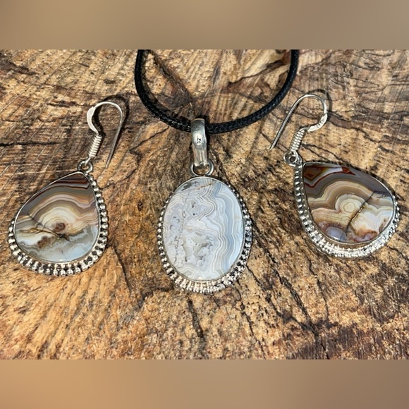Crazy Lace Agate Pendant & Earrings Set - Picture 2 of 7